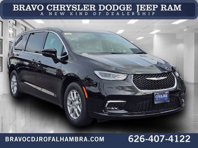 New 2026 Chrysler Pacifica Select