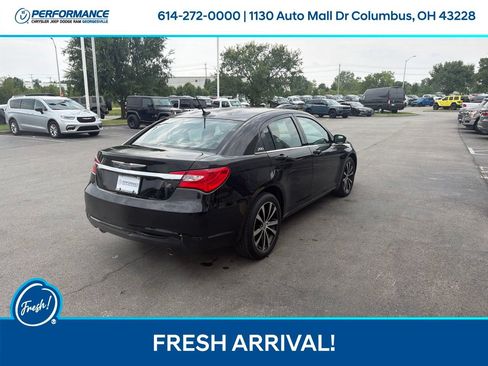 Used 2013 Chrysler 200 Touring w/ Cold Weather Group FWD image 4