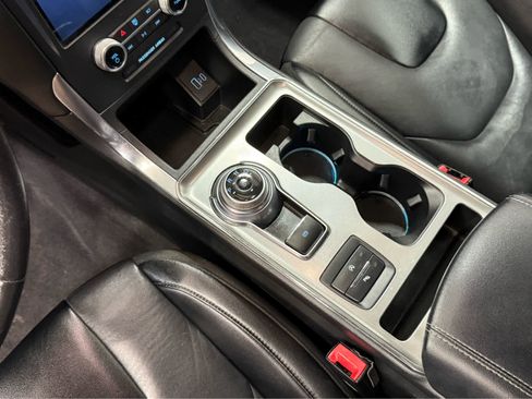 Used 2022 Ford Edge Titanium image 24