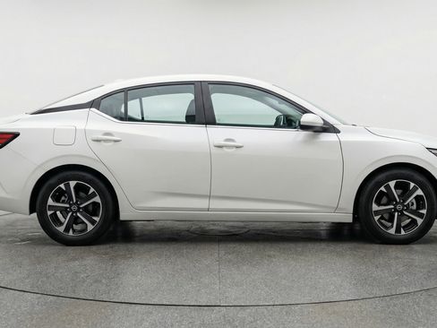 Used 2025 Nissan Sentra SV image 11