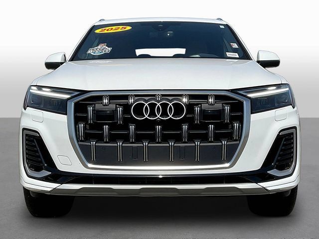Used 2025 Audi Q7 3.0T Premium Plus AWD/4WD image 2