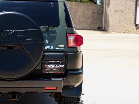 Used 2011 Toyota FJ Cruiser 4WD w/ Trail Teams Special Edition image 37
