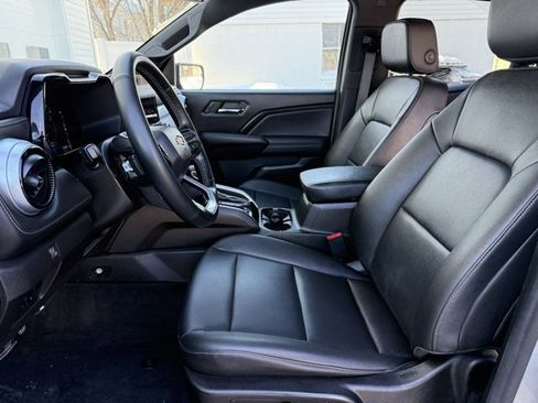 Used 2023 Chevrolet Colorado LT w/ LT Convenience Package III image 15