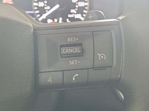 Used 2025 Nissan Rogue S FWD image 21