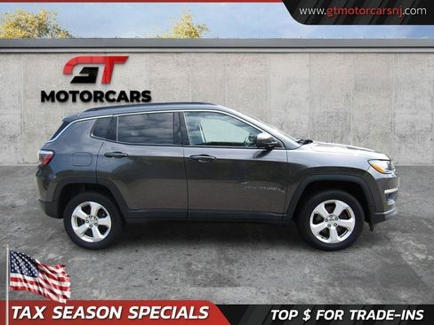 Used 2017 Jeep Compass Latitude w/ Popular Equipment Group AWD/4WD image 4