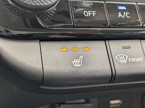 Used 2021 Hyundai Elantra Limited image 22