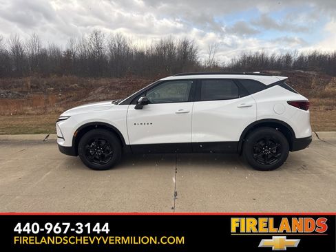 New 2025 Chevrolet Blazer LT w/ Midnight/Sport Edition image 6