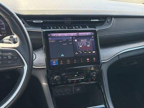 Used 2021 Jeep Grand Cherokee L Limited w/ Trailer Tow Group (B) AWD/4WD image 15