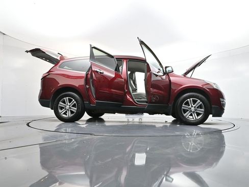 Used 2016 Chevrolet Traverse LT image 42