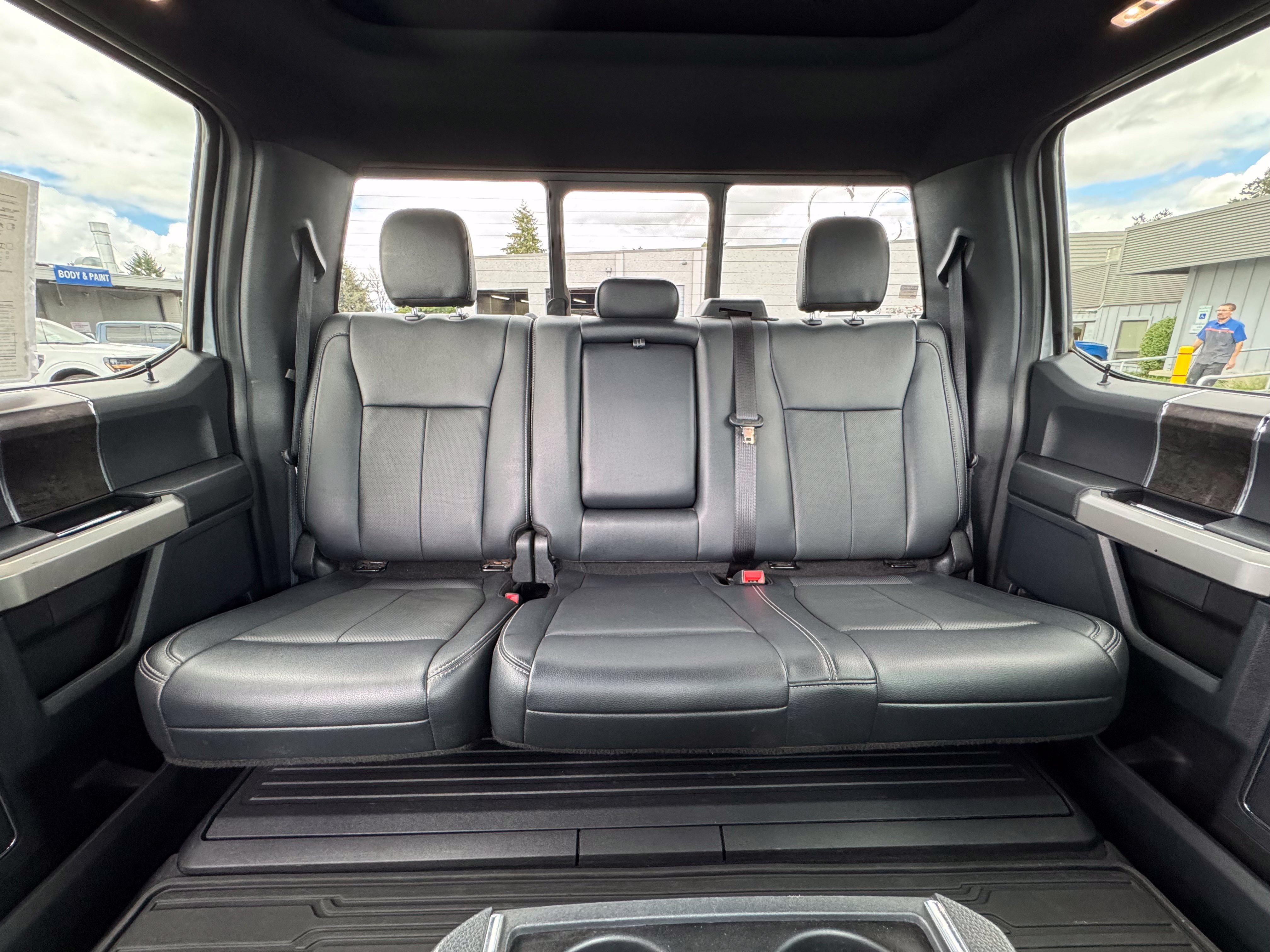 Used 2022 Ford F250 Lariat w/ Black Appearance Package AWD/4WD image 32
