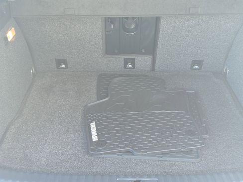 Used 2018 Volkswagen Tiguan Limited w/ Premium Package image 14