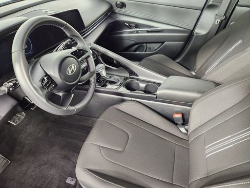 Certified 2025 Hyundai Elantra SEL w/ Cargo Package image 10