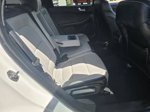 Used 2023 Ford Escape Platinum AWD/4WD image 12