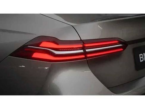 New 2027 BMW 530i RWD image 8