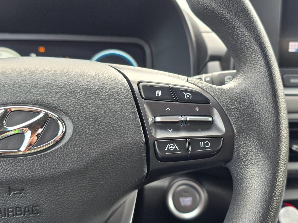 Used 2023 Hyundai Kona SE FWD image 25