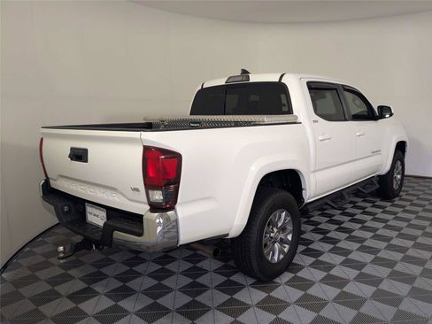 Used 2019 Toyota Tacoma SR5 RWD image 5