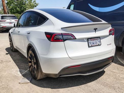 Used 2024 Tesla Model Y Performance AWD/4WD image 13
