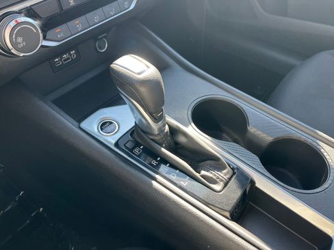 Used 2025 Nissan Altima 2.5 SV image 42