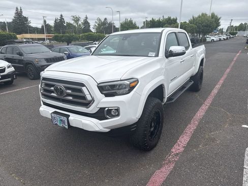 Used 2021 Toyota Tacoma Limited AWD/4WD image 3
