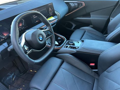 Used 2025 BMW X3 xDrive30i w/ Premium Package image 11