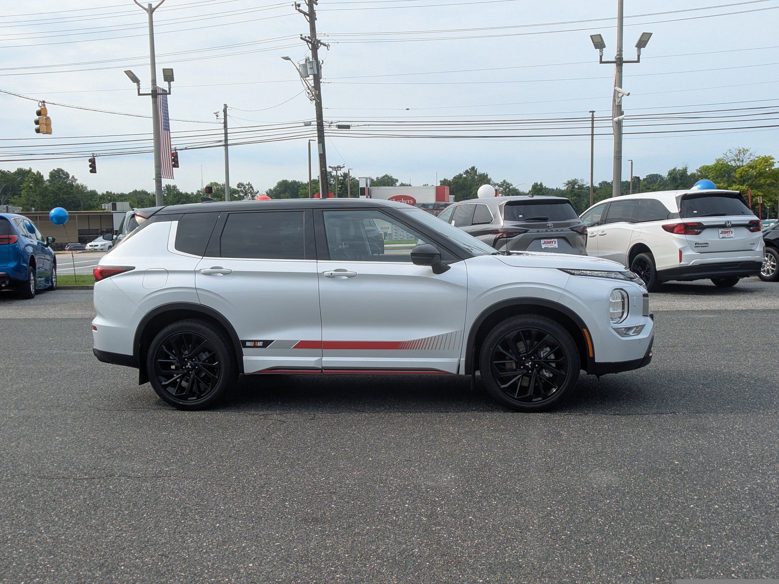 Used 2023 Mitsubishi Outlander SE AWD/4WD image 10