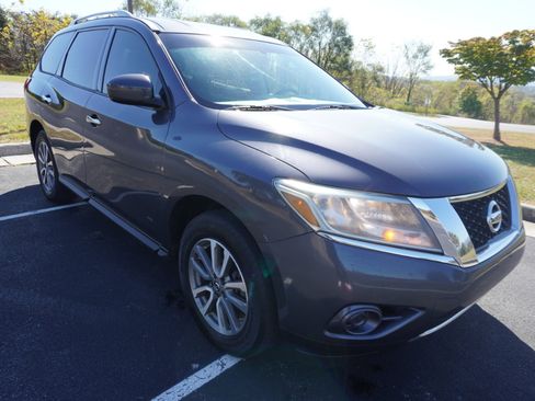 Used 2013 Nissan Pathfinder SV image 6