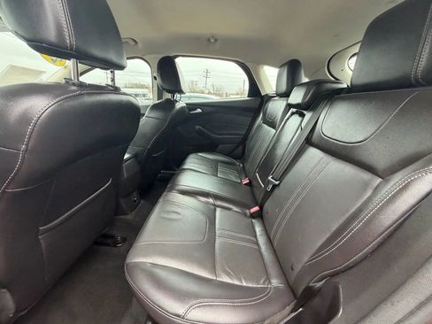 Used 2014 Ford Focus SE w/ Equipment Group 201A FWD image 12