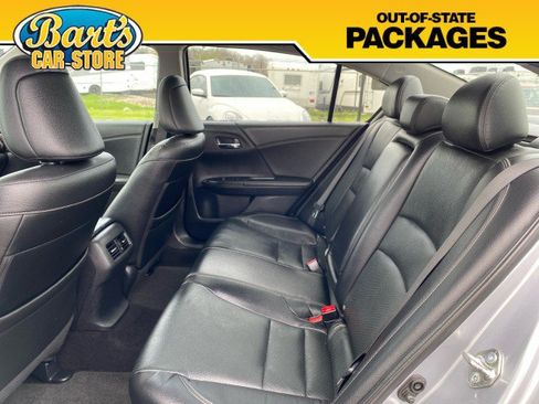 Used 2017 Honda Accord Touring image 18
