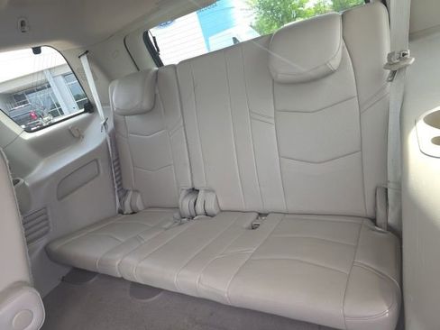 Used 2015 Cadillac Escalade Premium image 11
