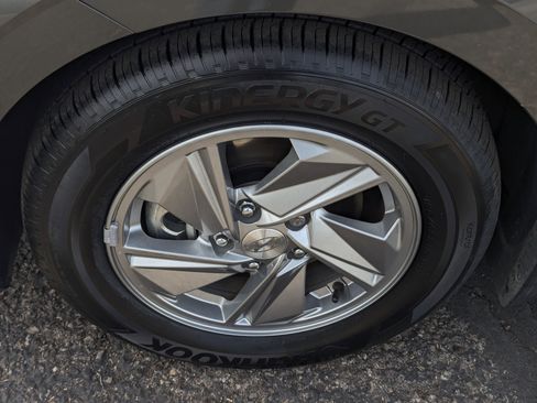 Used 2024 Hyundai Elantra SE image 7