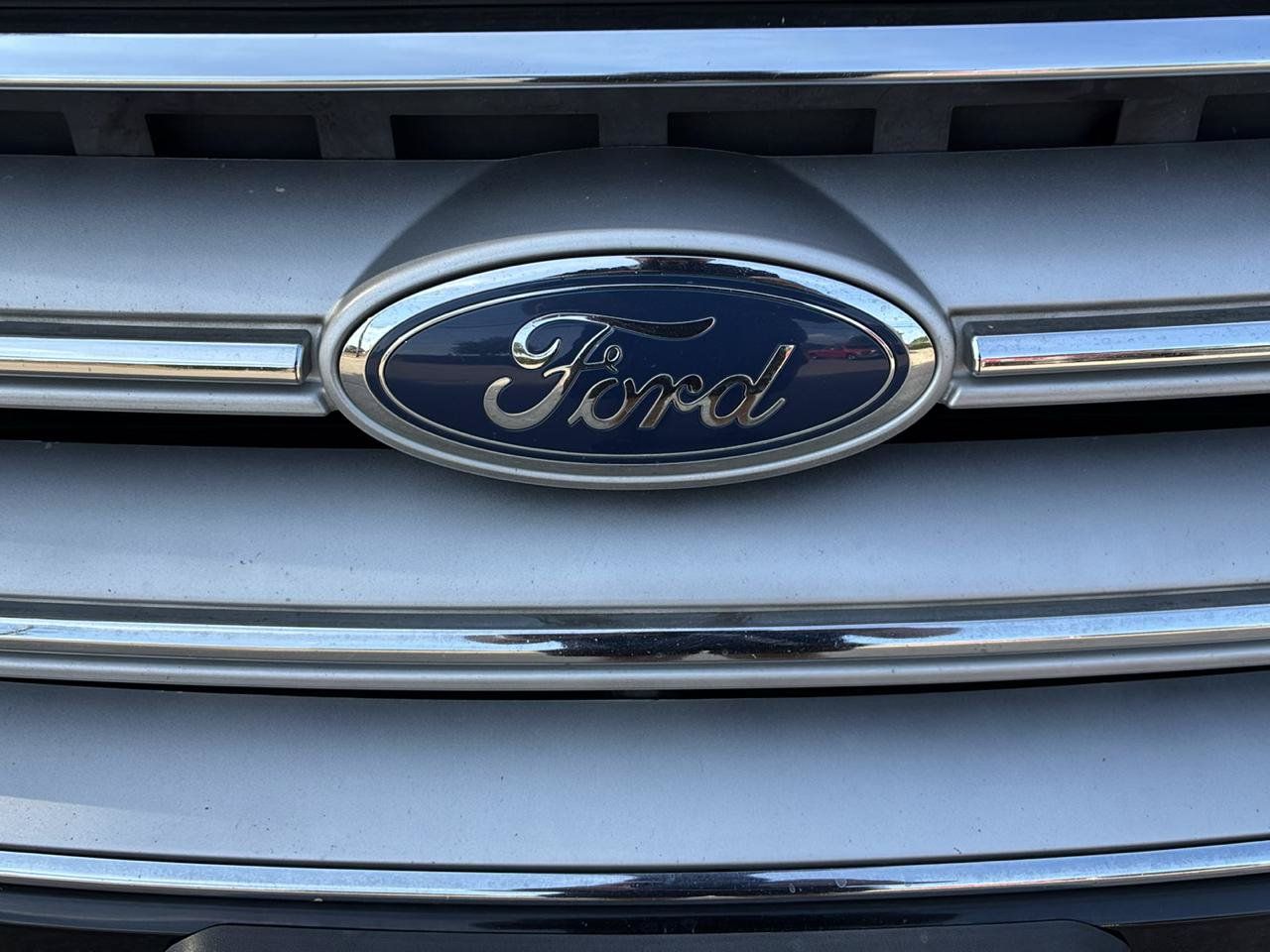 Used 2018 Ford Escape SE w/ SE Sync 3 Package FWD image 3