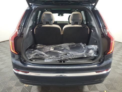 Used 2026 Volvo XC90 B6 Plus w/ Protection Package Premier AWD/4WD image 11