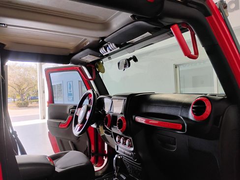 Used 2015 Jeep Wrangler Unlimited Sport w/ Connectivity Group AWD/4WD image 42