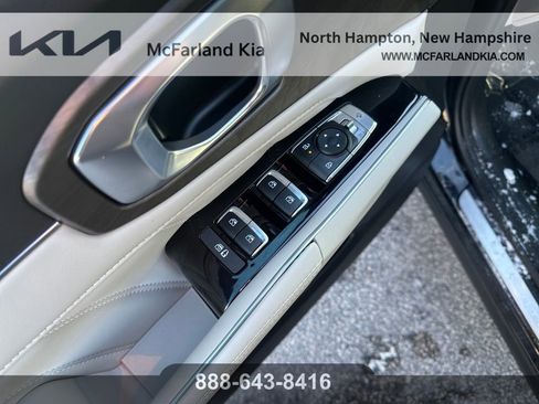 Used 2025 Kia Sorento SX image 13