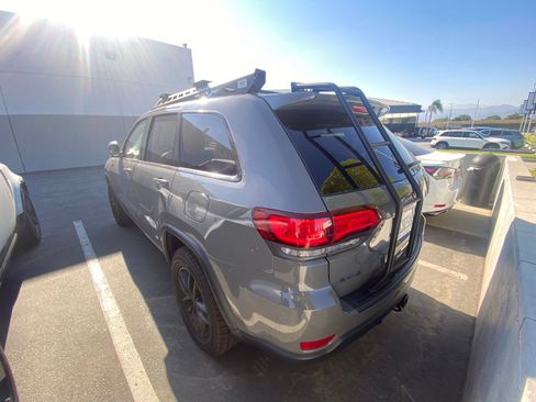 Used 2021 Jeep Grand Cherokee Trailhawk w/ Trailhawk Luxury Group AWD/4WD image 4