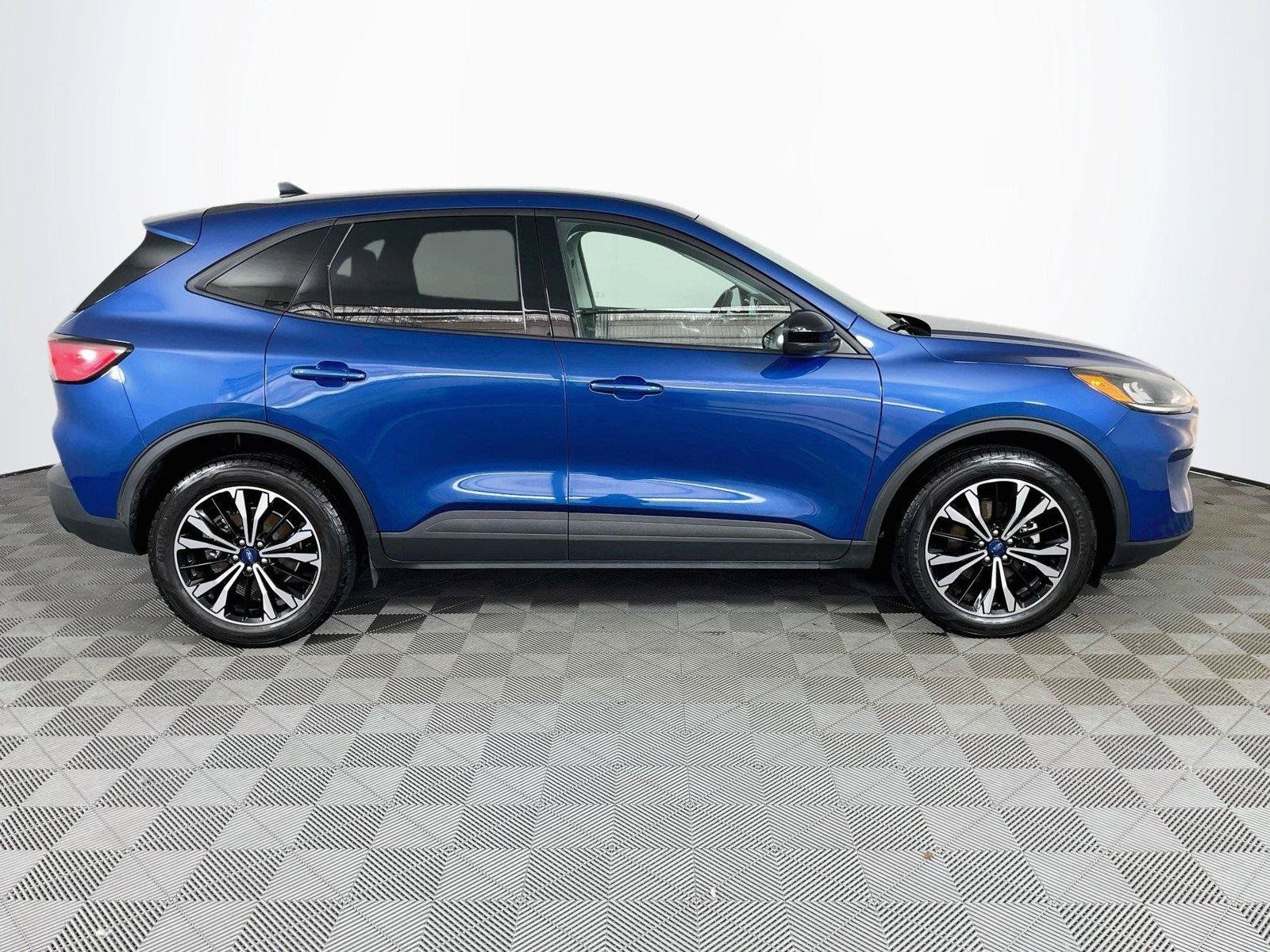 Used 2022 Ford Escape SEL w/ SEL Stealth AWD Package image 10