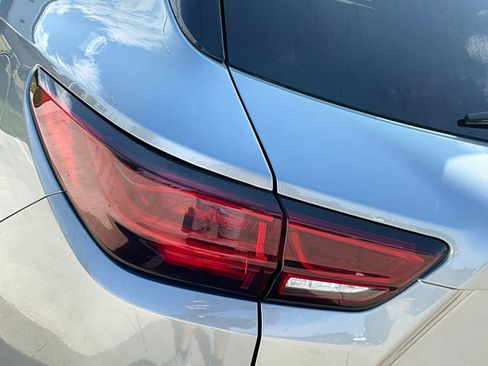 Used 2025 Chevrolet Blazer LT AWD/4WD image 25