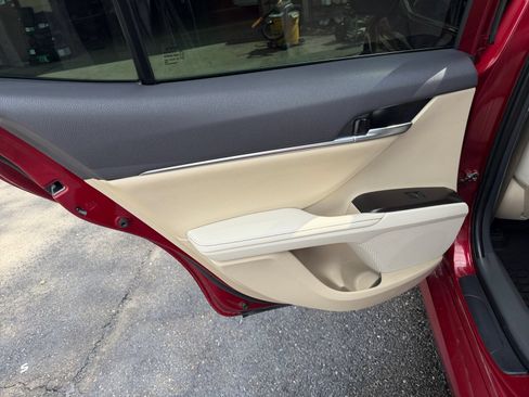 Used 2022 Toyota Camry XLE w/ Navigation Package FWD image 29