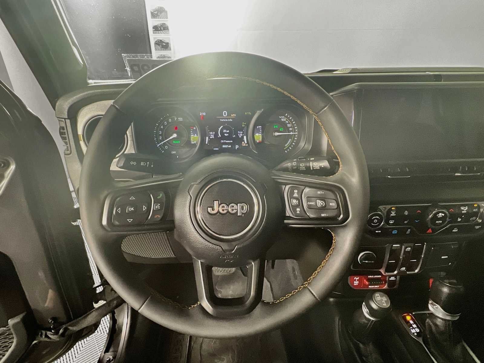 Used 2024 Jeep Wrangler Unlimited AWD/4WD image 11