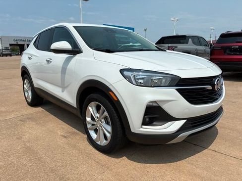 Used 2023 Buick Encore GX Preferred w/ Cold Weather Comfort Package FWD image 3