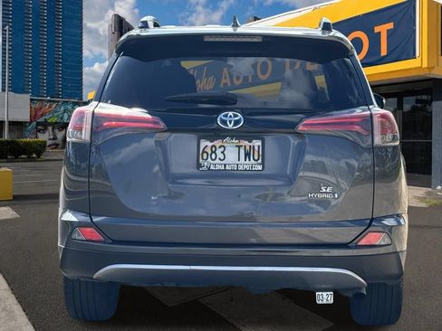 Used 2018 Toyota RAV4 SE AWD/4WD image 4
