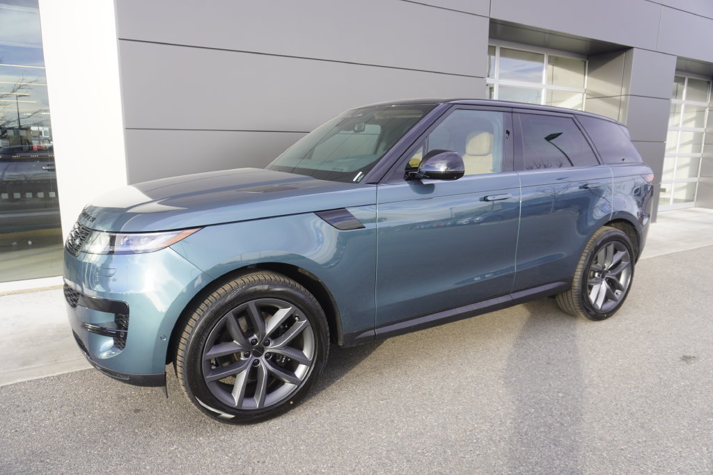 New 2026 Land Rover Range Rover Sport SE AWD/4WD image 3