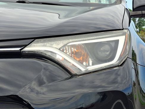Used 2017 Toyota RAV4 LE w/ All Weather Liner Package AWD/4WD image 10