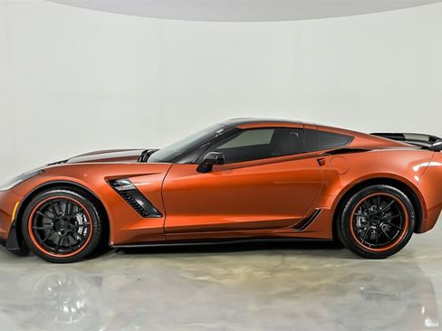 Used 2015 Chevrolet Corvette Z06 w/ 3LZ Preferred Equipment Group RWD image 6