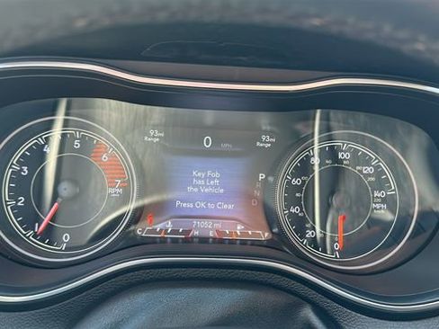 Used 2019 Jeep Cherokee Limited AWD/4WD image 18