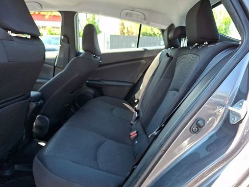 Used 2020 Toyota Prius LE AWD/4WD image 10