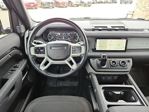 Used 2023 Land Rover Defender 110 image 7
