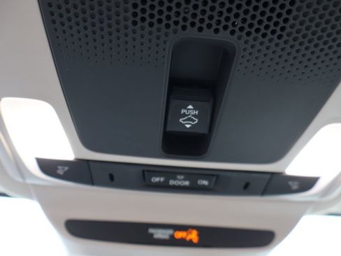 Used 2025 Honda HR-V EX-L image 25