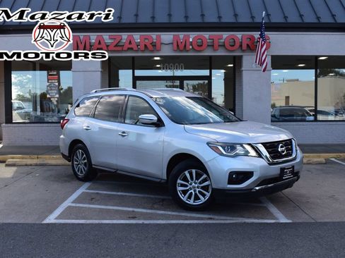 Used 2018 Nissan Pathfinder SV AWD/4WD image 1