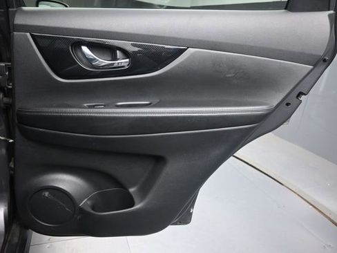 Used 2019 Nissan Rogue SL FWD image 27